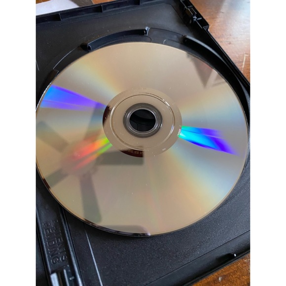 The Girl on the Train DVD - Picture 5 of 5